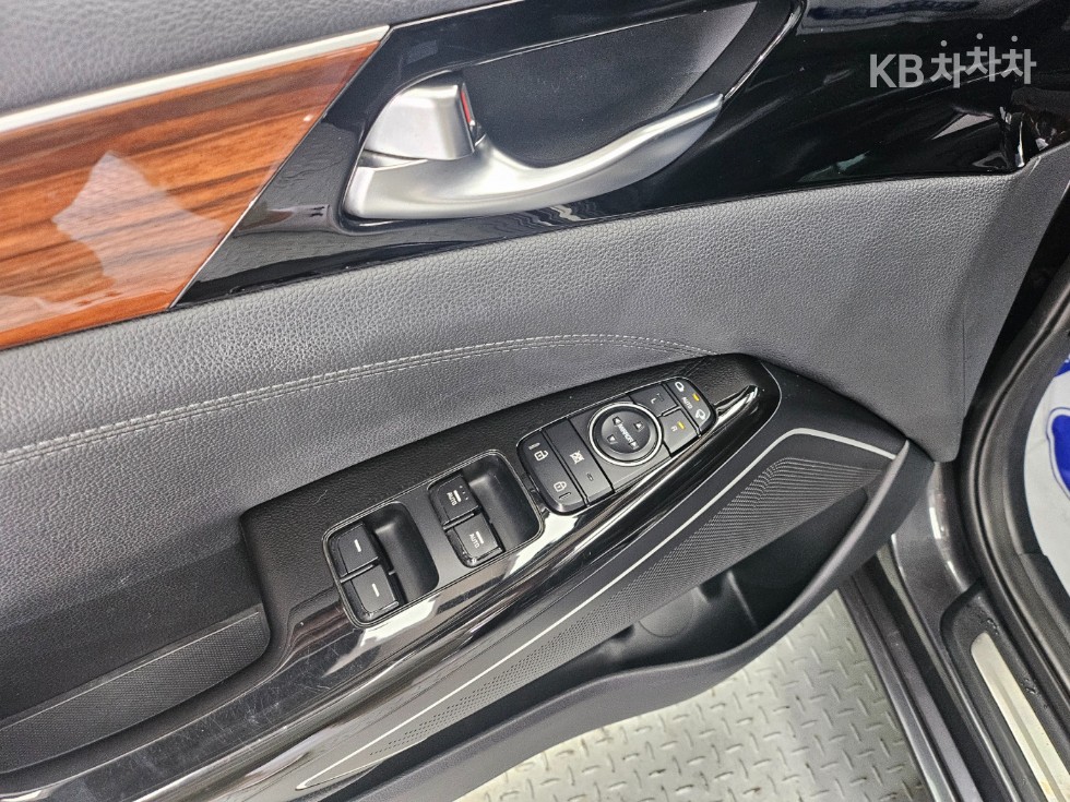 Kia K7 — miniaturë 12