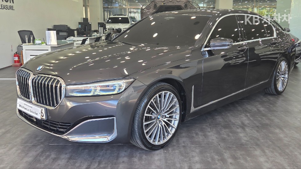 BMW 7er — miniaturë 2