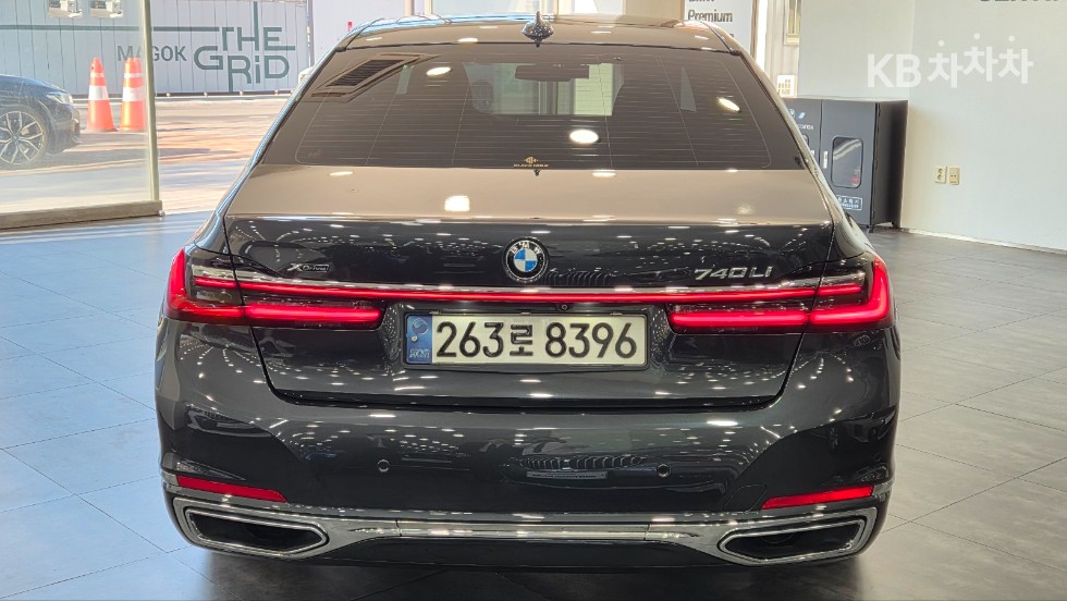 BMW 7er — miniaturë 3