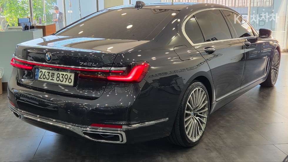 BMW 7er — miniaturë 4