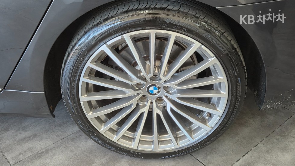 BMW 7er — miniaturë 7