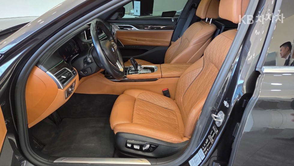 BMW 7er — miniaturë 9