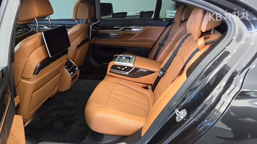 BMW 7er — miniaturë 10