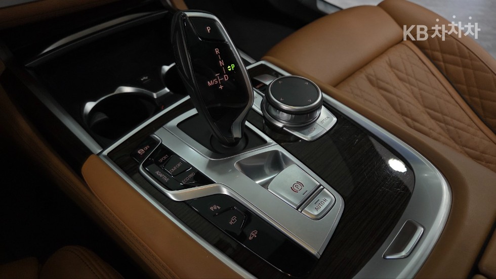 BMW 7er — miniaturë 13