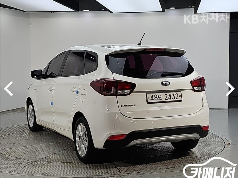 Kia Carens — miniaturë 3
