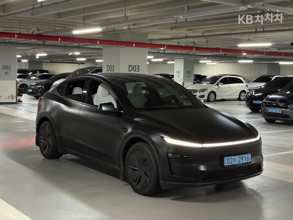 Tesla Model Y BASE MODEL — фото 2
