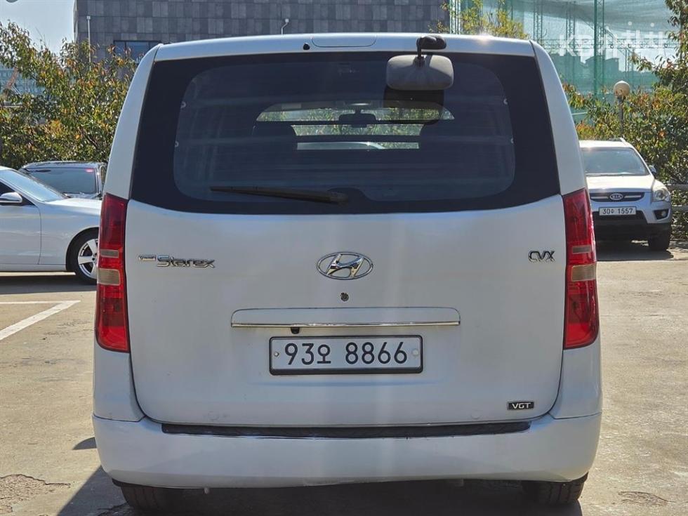 Hyundai Starex — miniaturë 3