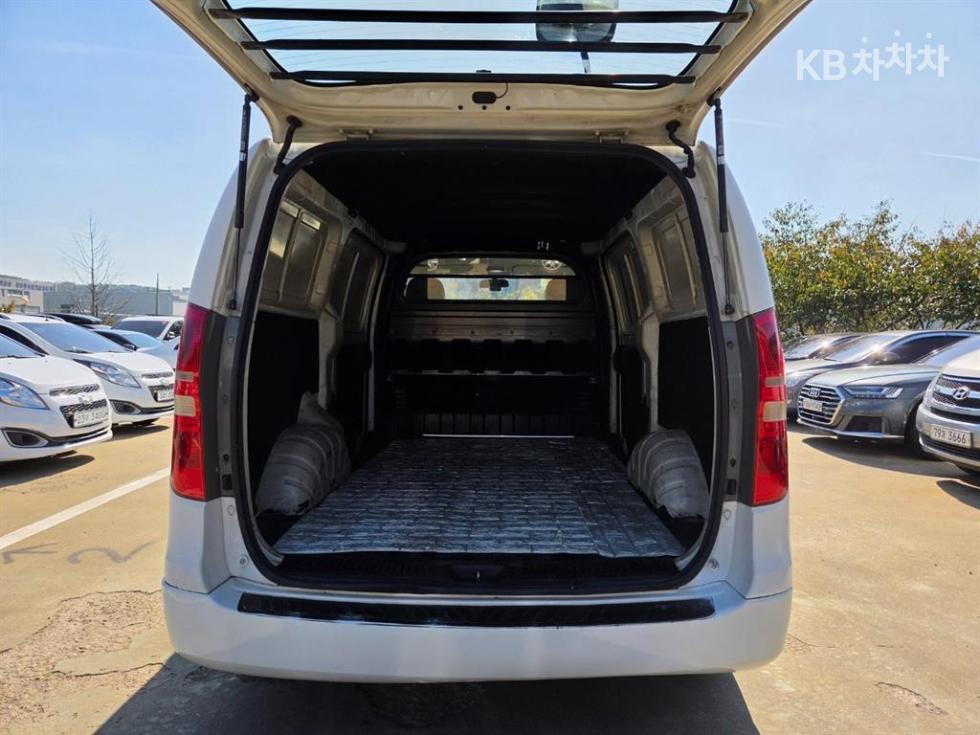 Hyundai Starex — miniaturë 16