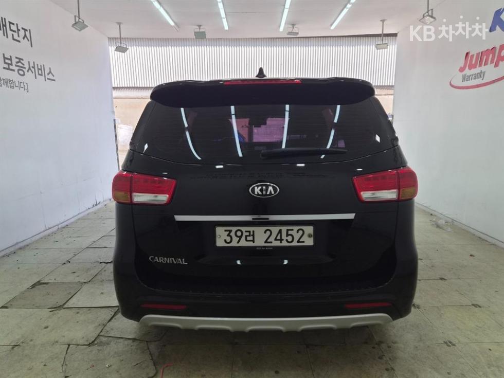 Kia Carnival — miniaturë 4
