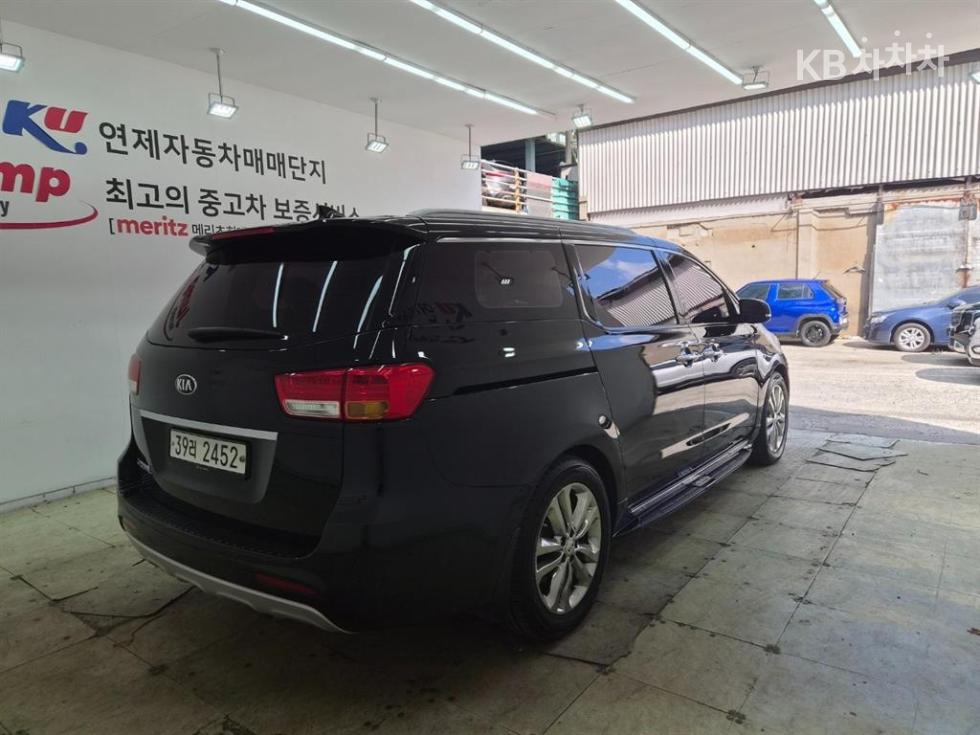 Kia Carnival — miniaturë 5