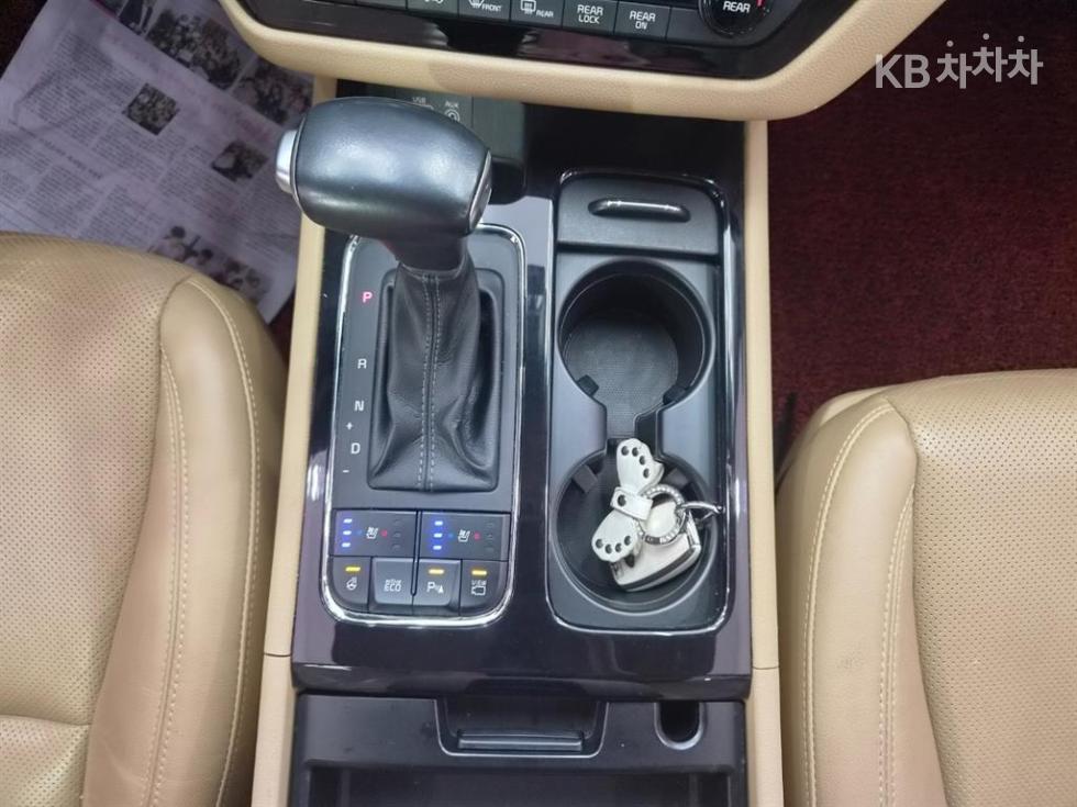 Kia Carnival — miniaturë 11