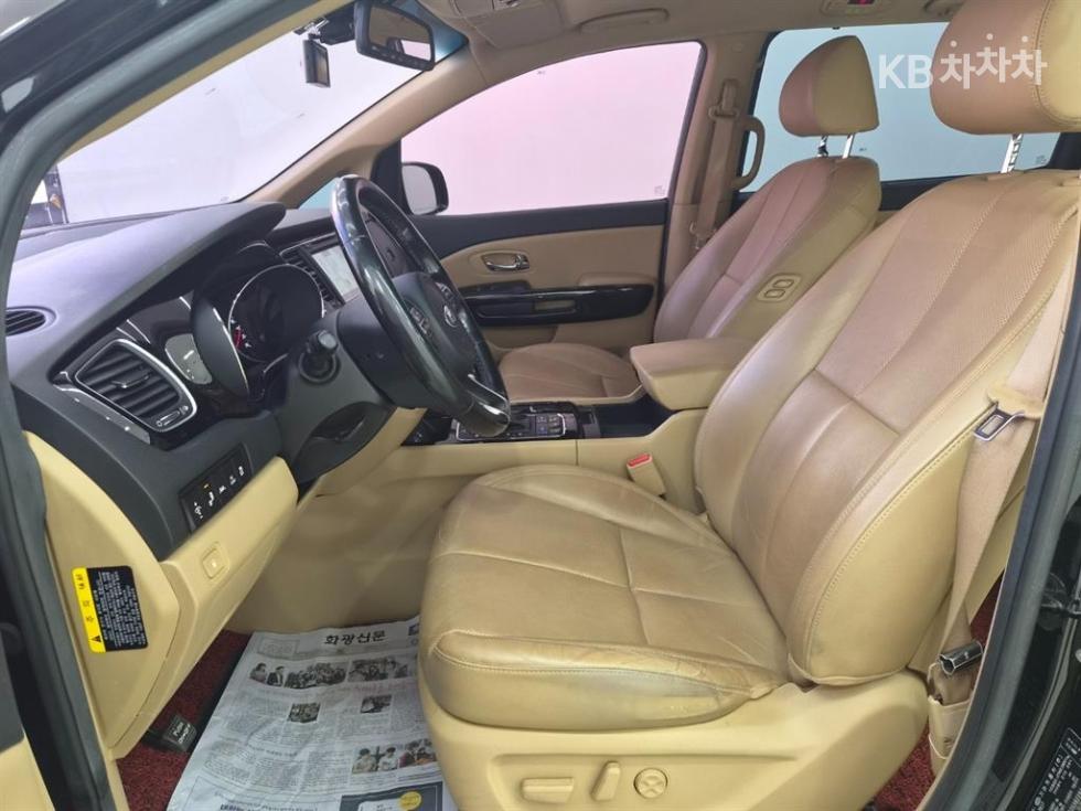 Kia Carnival — miniaturë 16
