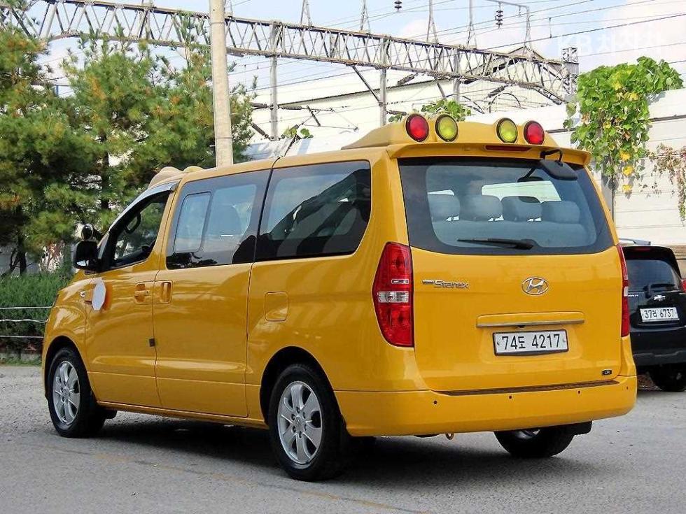 Hyundai Starex — miniaturë 3