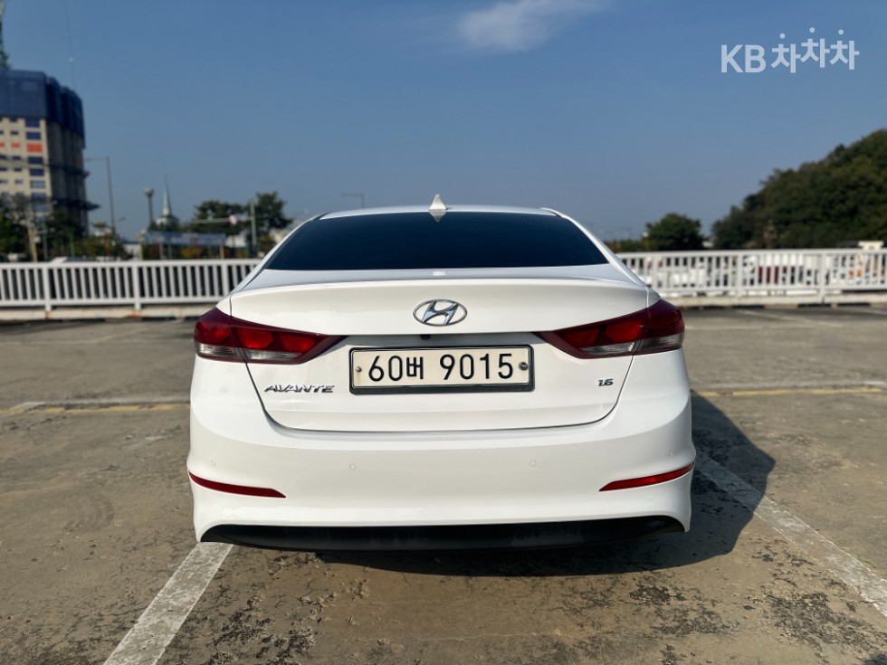 Hyundai Elantra — miniaturë 3