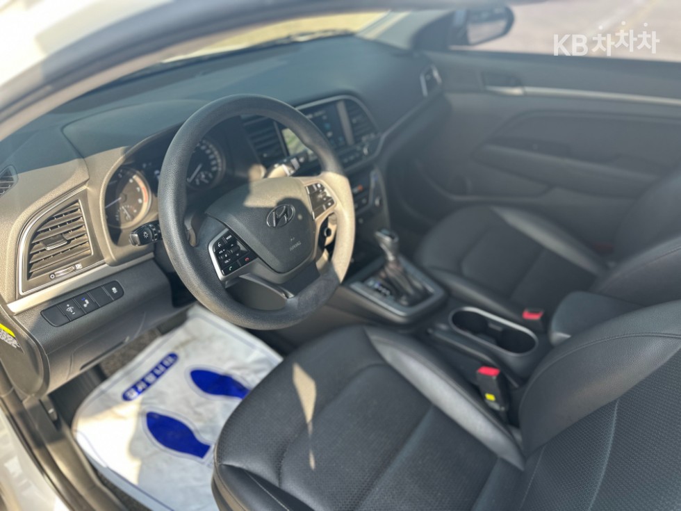 Hyundai Elantra — miniaturë 6