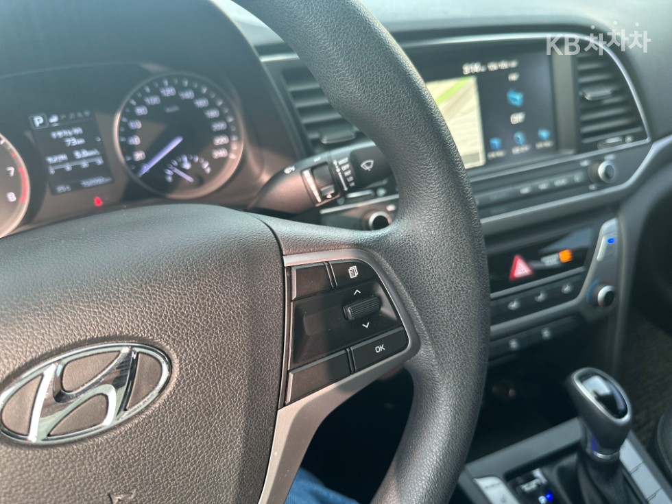 Hyundai Elantra — miniaturë 10