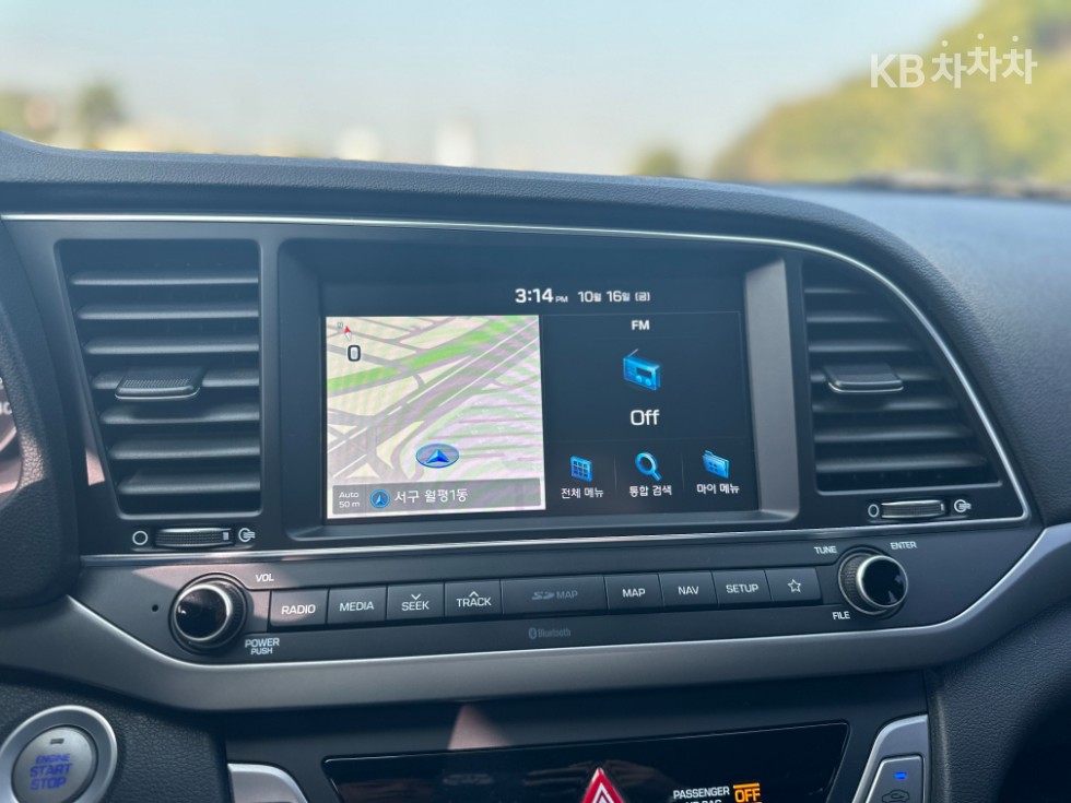 Hyundai Elantra — miniaturë 13