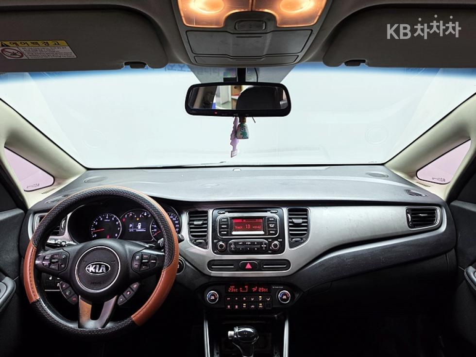Kia Carens — miniaturë 7