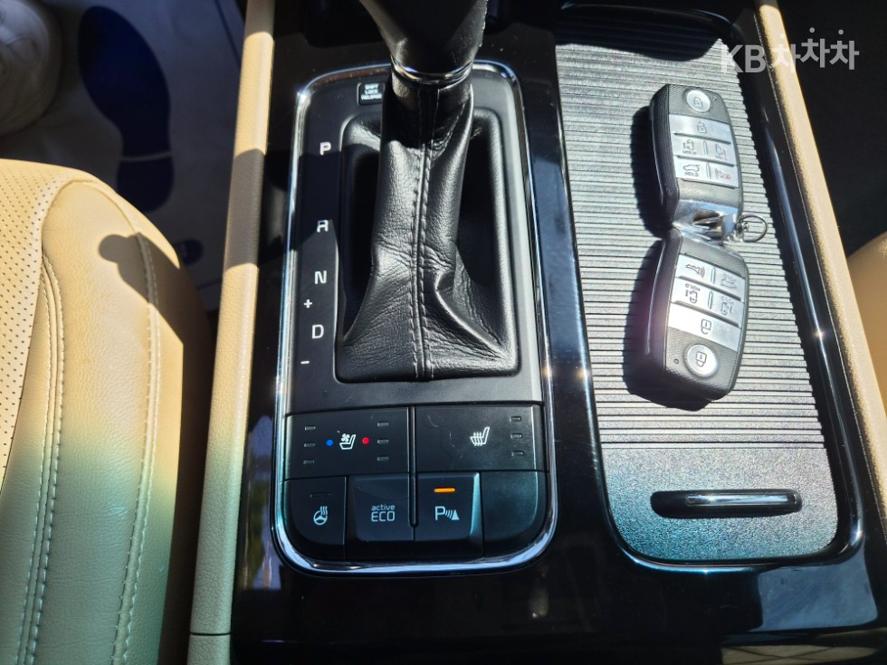 Kia Carnival — miniaturë 17