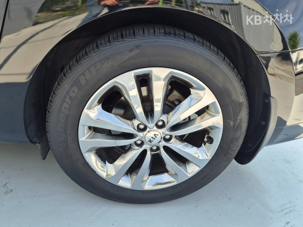 Kia Carnival — miniaturë 20
