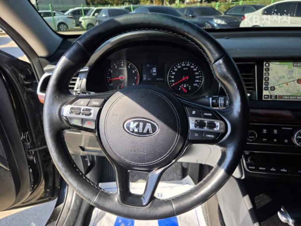 Kia K7 — miniaturë 8