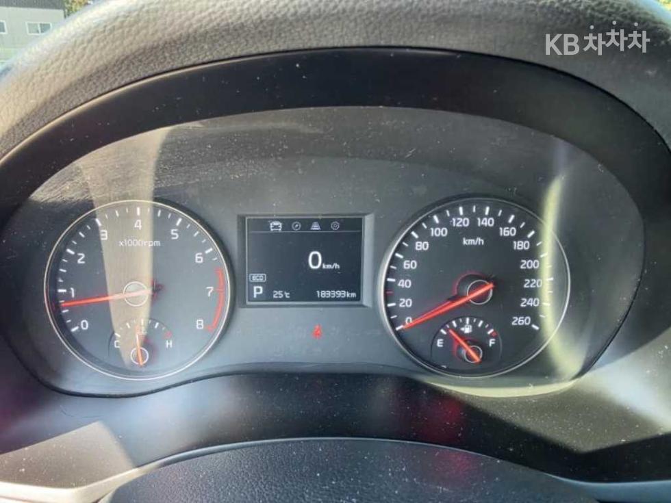 Kia K7 — miniaturë 9