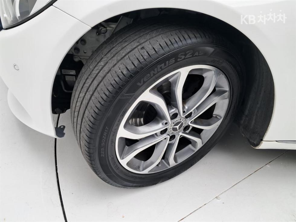 Mercedes-Benz C-klasse — miniaturë 19