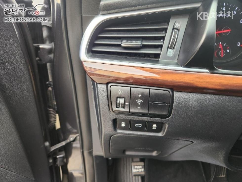 Kia K7 — miniaturë 18