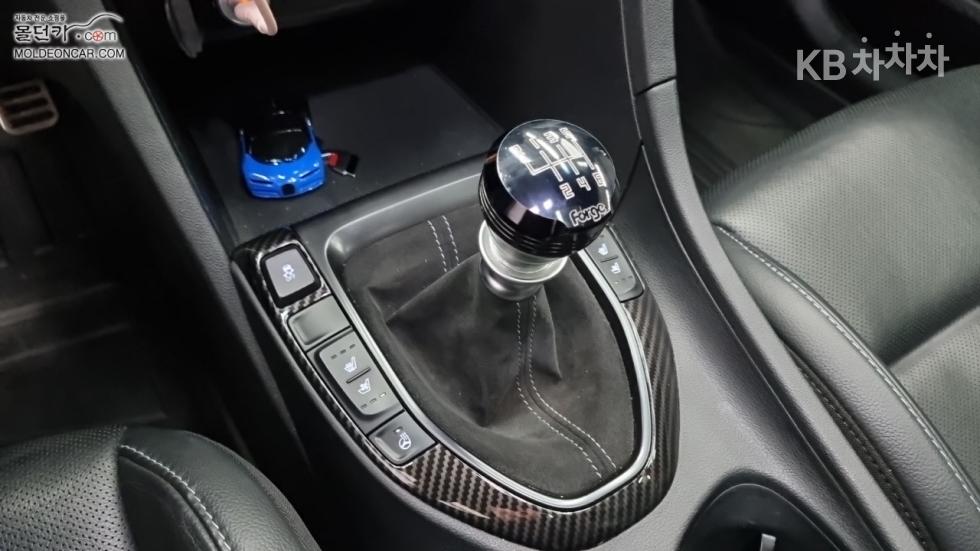 Hyundai Veloster — miniaturë 13