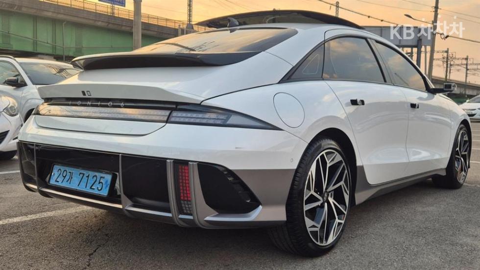 Hyundai IONIQ 6 — miniaturë 3