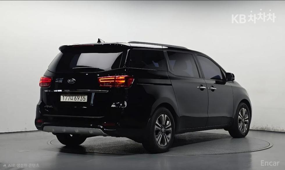 Kia Carnival LUXURY — фото 4