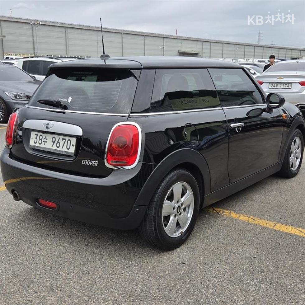 MINI — miniaturë 4
