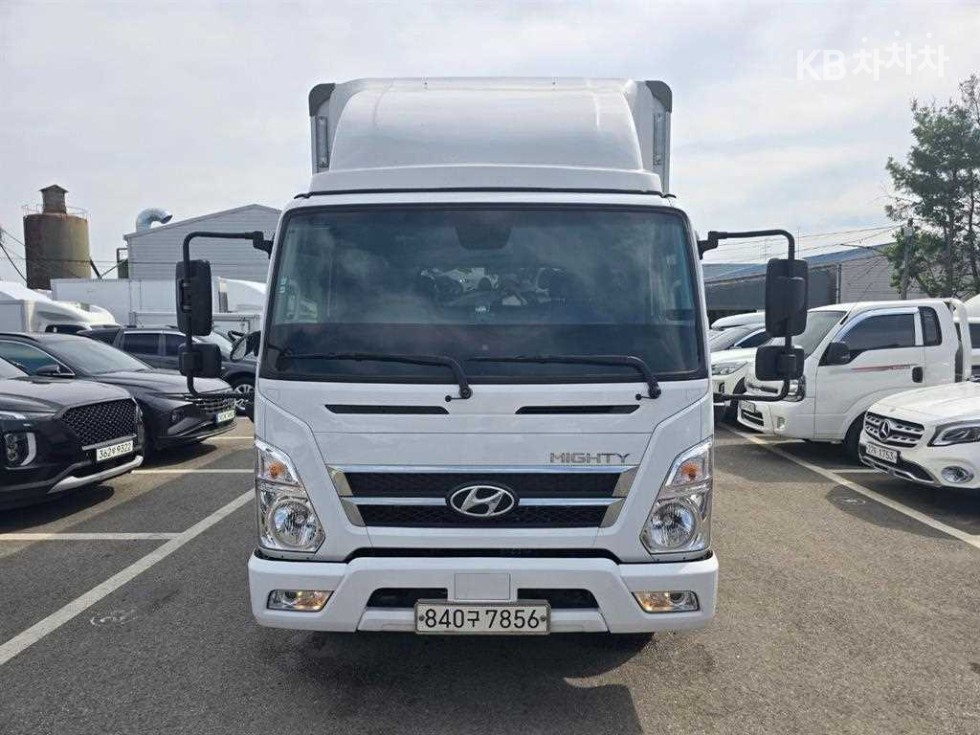 Hyundai Mighty PRESTIGE — фото 2