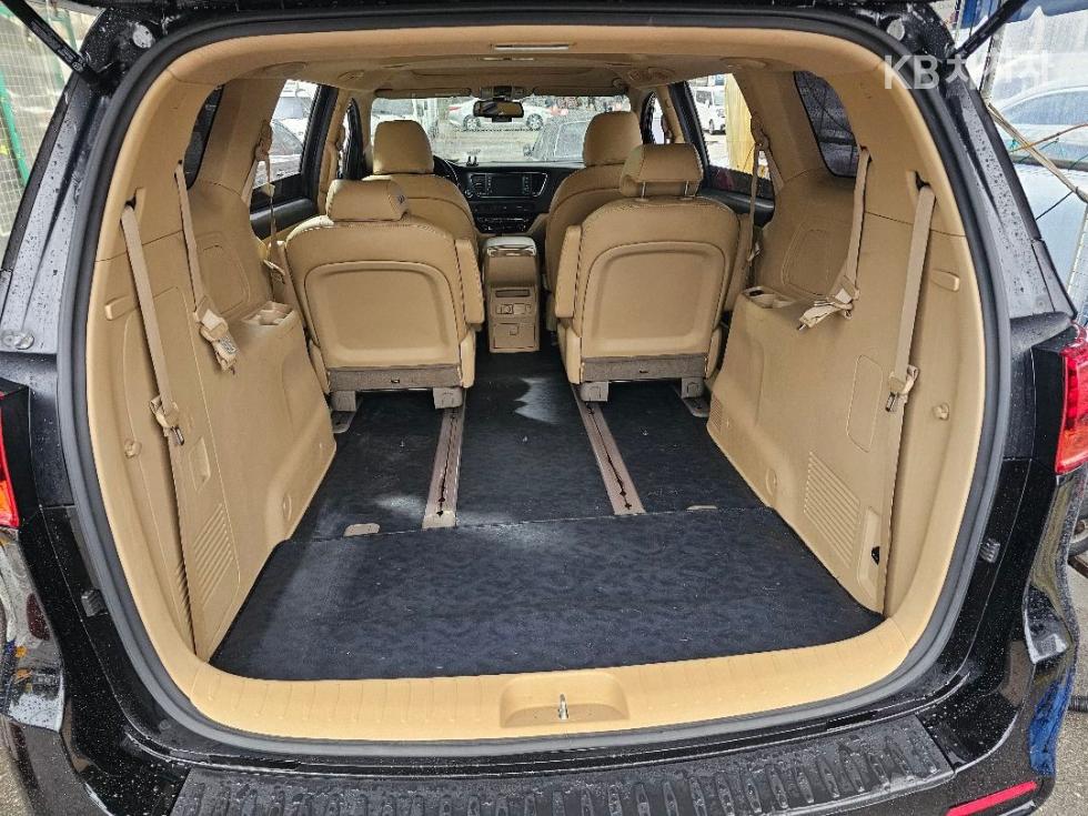 Kia Carnival LUXURY — фото 1