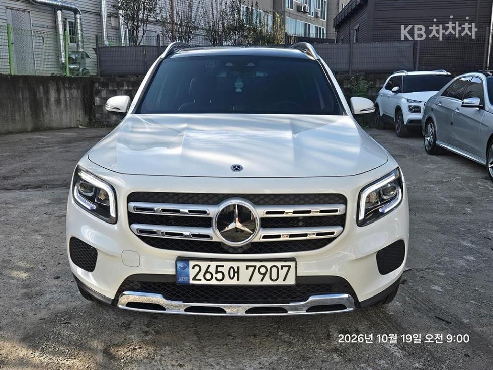 Mercedes-Benz GLB-Class — фото 1