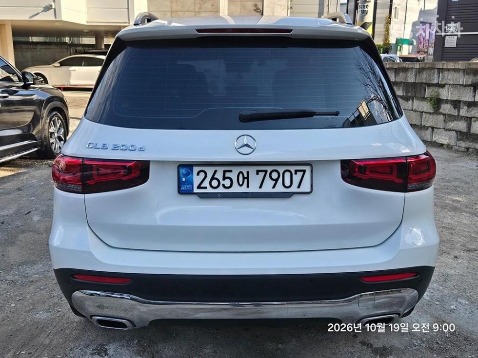Mercedes-Benz GLB-Class — фото 4