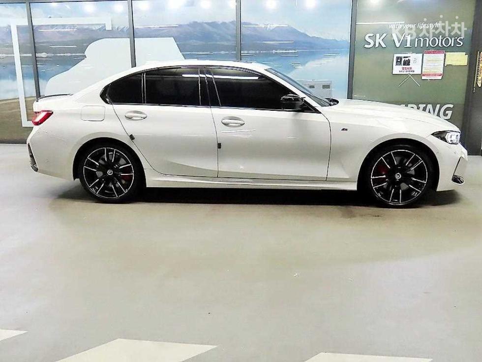 BMW 3 Series BASE MODEL — фото 3