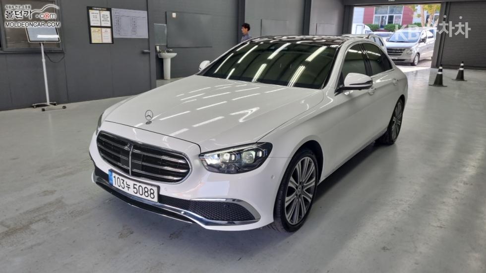 Mercedes-Benz E-Class EXCLUSIVE — фото 1