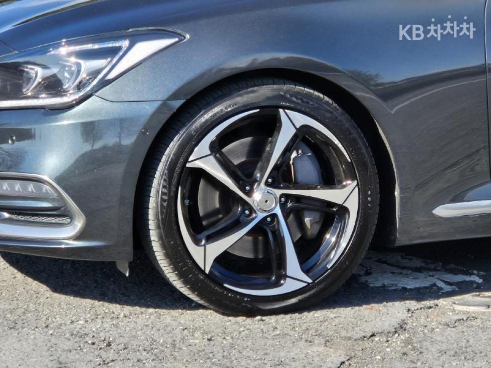Genesis G80 — miniaturë 5