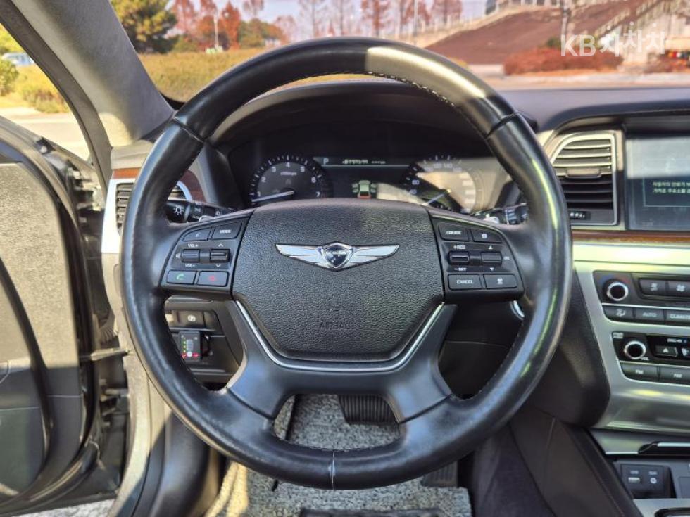 Genesis G80 — miniaturë 13