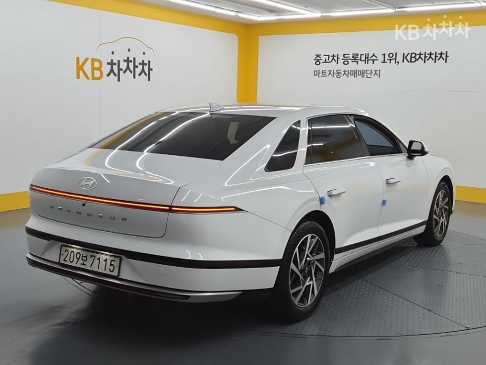 Hyundai Grandeur Premium — фото 2