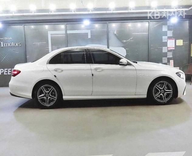 Mercedes-Benz E-Class AMG Line — фото 3