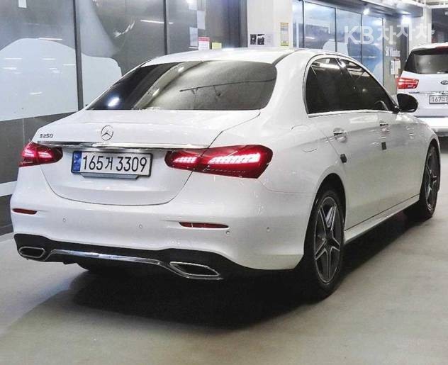 Mercedes-Benz E-Class AMG Line — фото 4