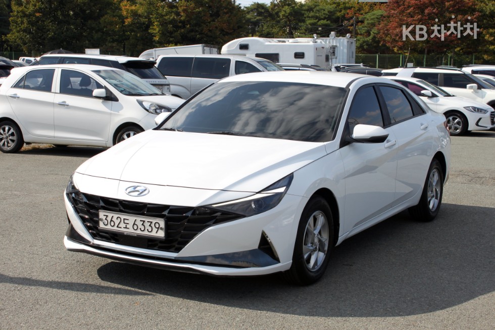 Hyundai Avante — фото 1