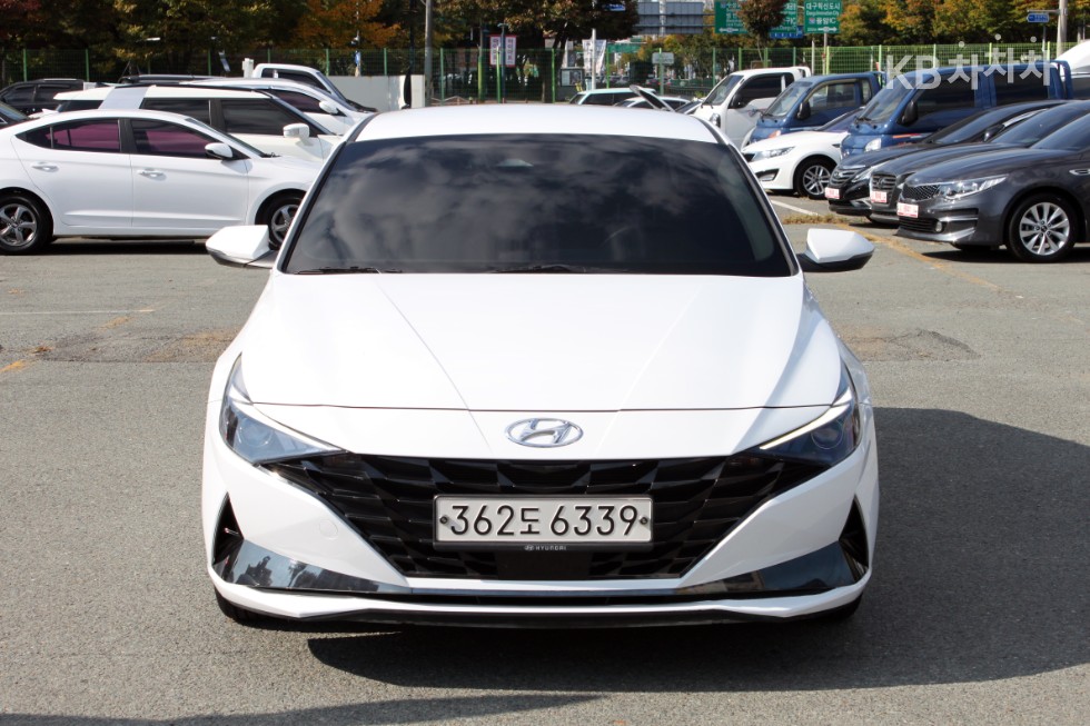 Hyundai Avante — фото 2