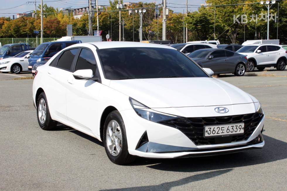 Hyundai Avante — фото 3