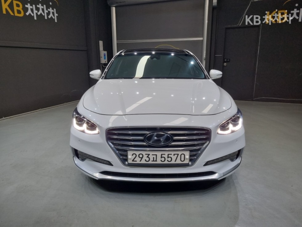Hyundai Grandeur BASE MODEL — фото 1