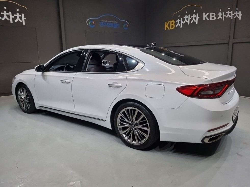 Hyundai Grandeur BASE MODEL — фото 4