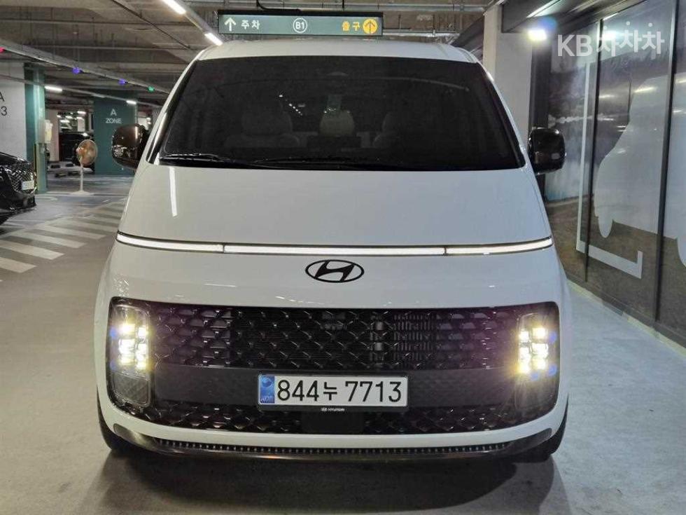 Hyundai Staria — фото 2