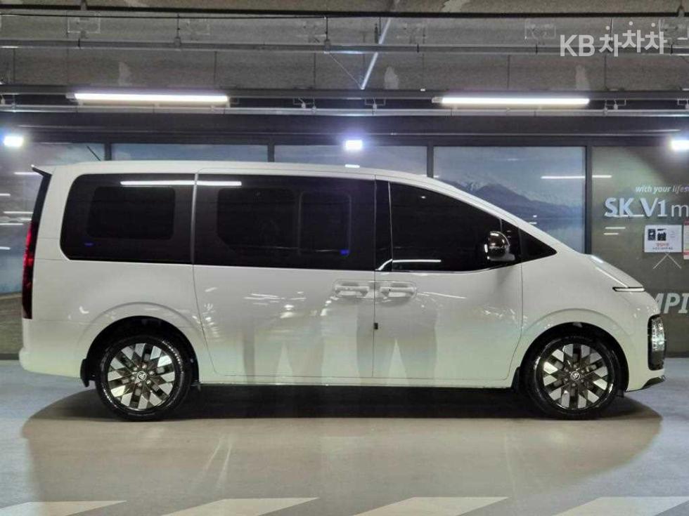 Hyundai Staria — фото 3